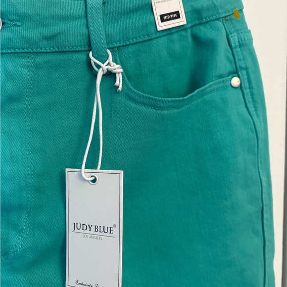 Judy Blue Vibrant Green Jean Shorts - Picture 2 of 4